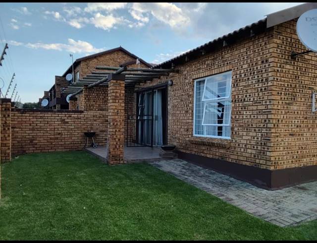 2 BEDROOM SIMPLEX FOR SALE IN HONEY PARK